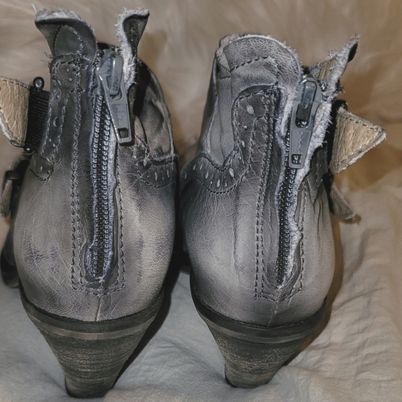 Dkode Ankle Boots - Picture 6 of 9